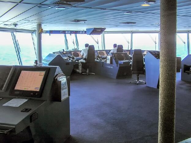 Norwegian Jewel (NCL) - Steering station on the bridge on Deck 11